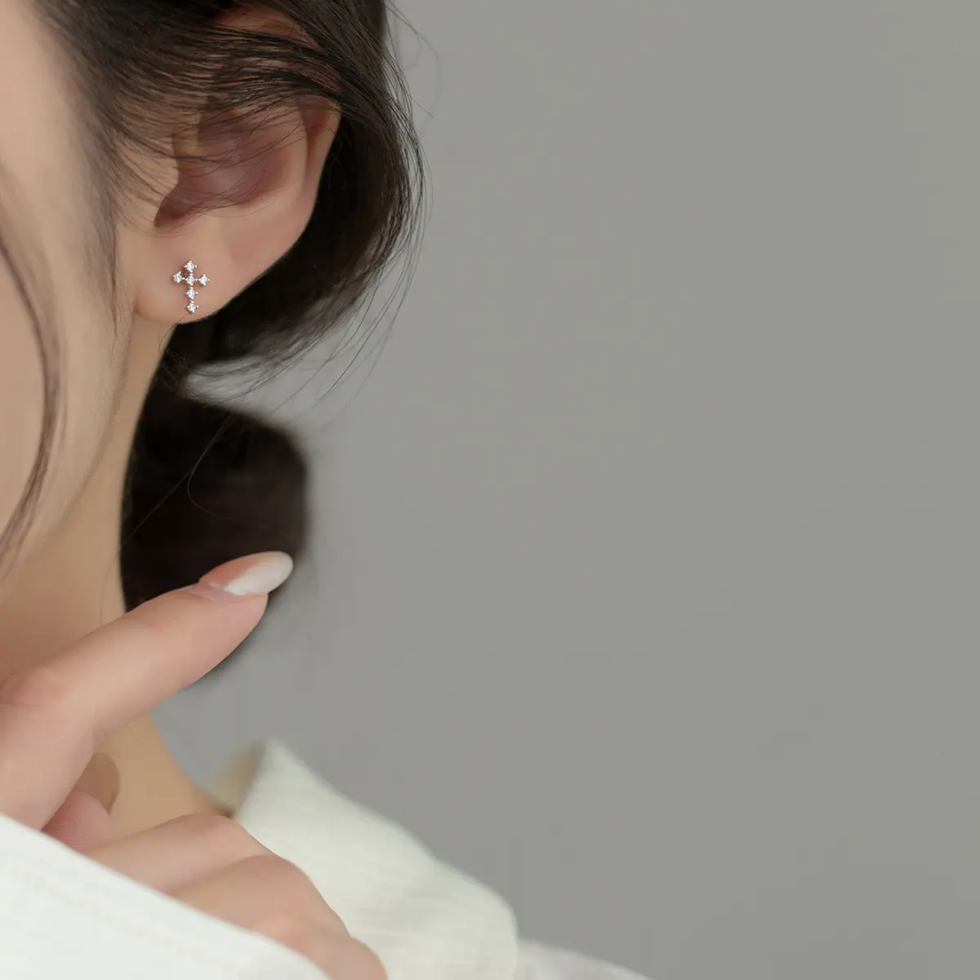 925 STERLING SILVER CROSS EARRINGS OF CUBIC ZIRCONIA