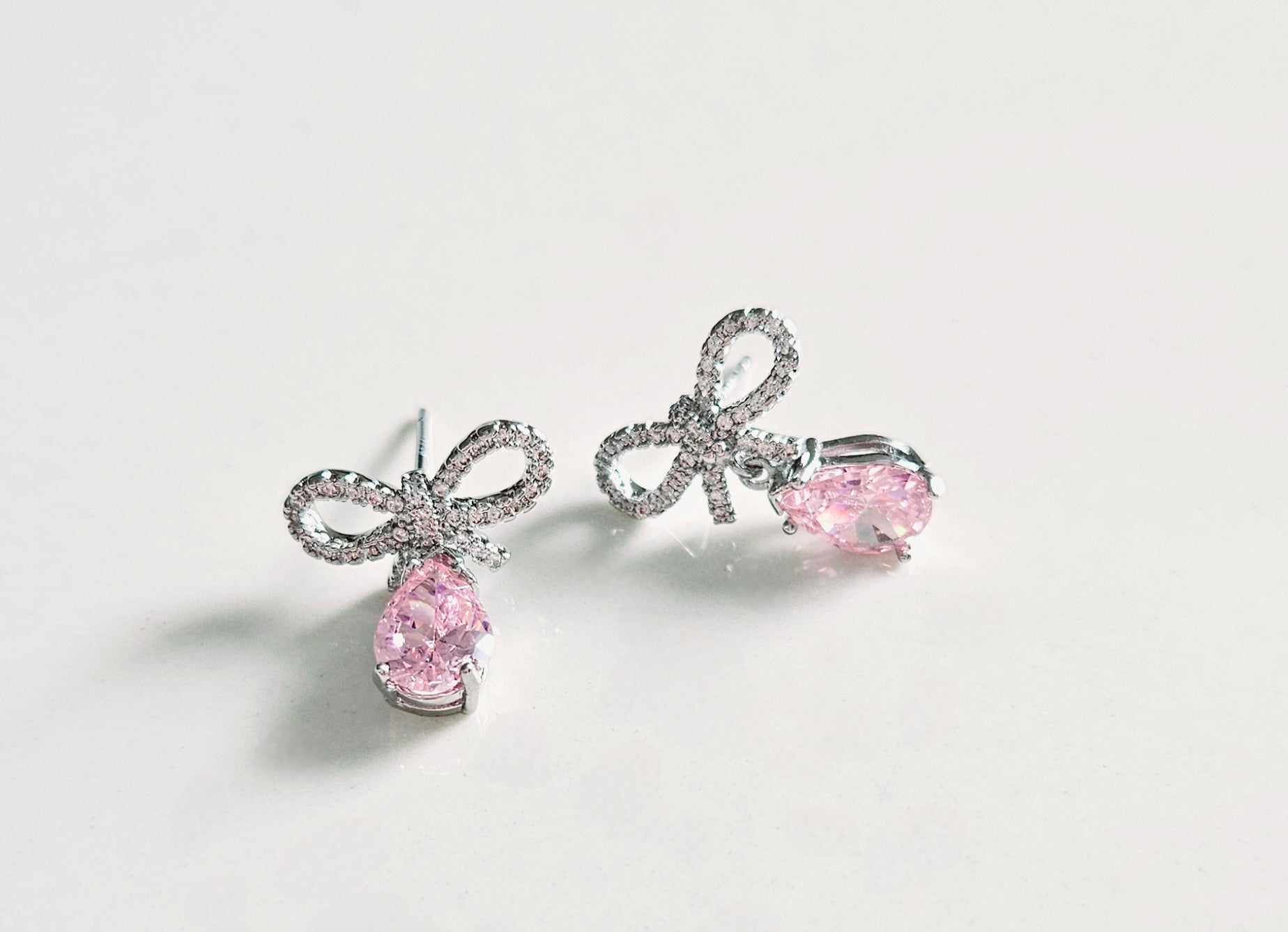 PINK CRYSTAL DROP EARRINGS OF CUBIC ZIRCONIA & 925 SILVER NEEDLE