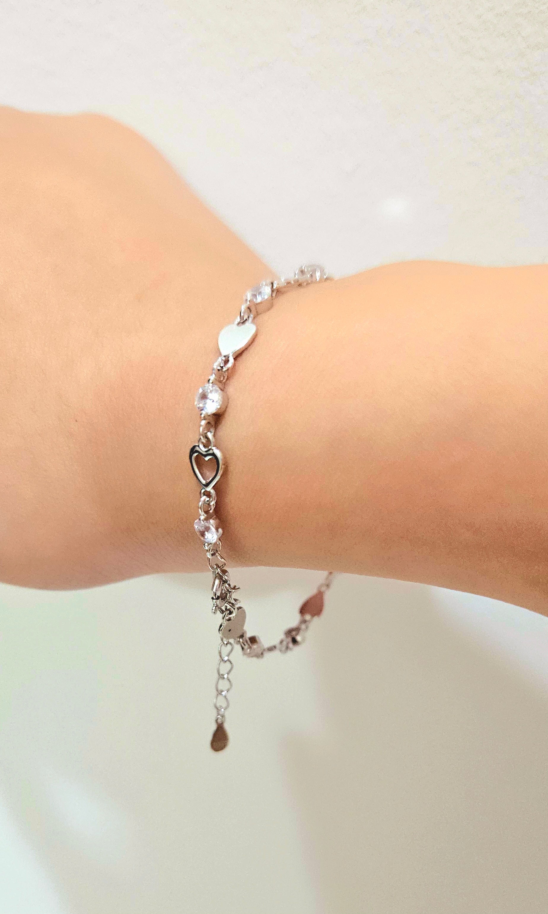 925 STERLING SILVER HEART BRACELET LINED WITH CUBIC ZIRCONIA STONES
