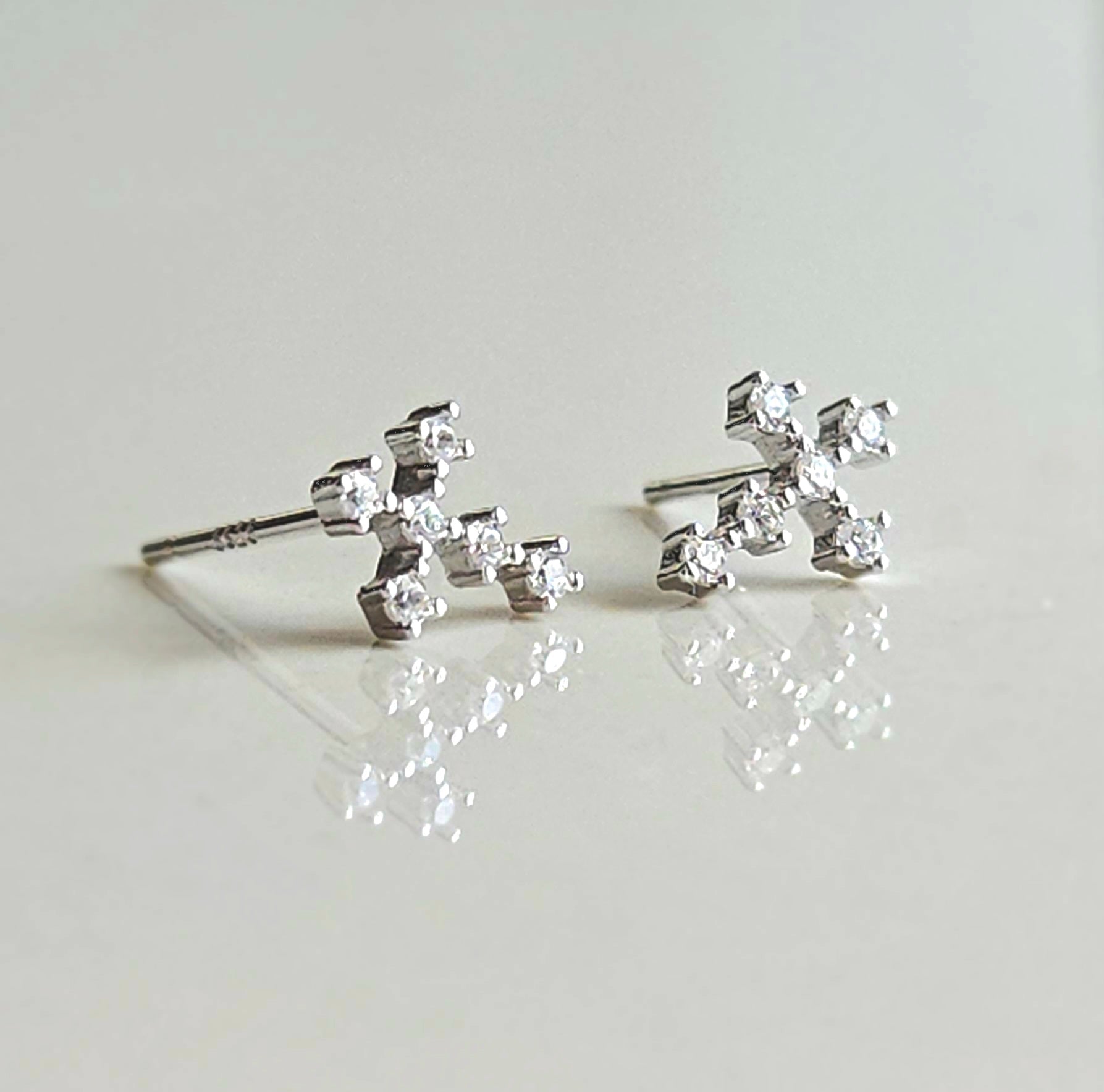 925 STERLING SILVER CROSS EARRINGS OF CUBIC ZIRCONIA