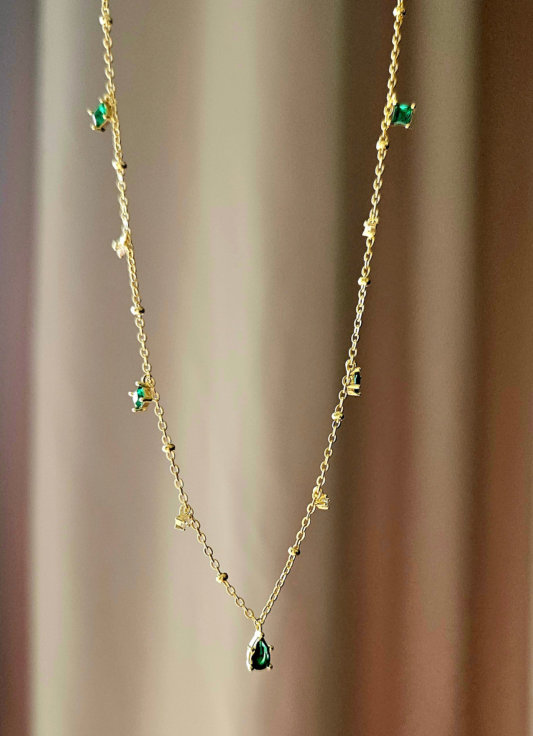 925 STERLING SILVER 18K GOLD-PLATED NECKLACE WITH GREEN TASSELS OF CUBIC ZIRCONIA