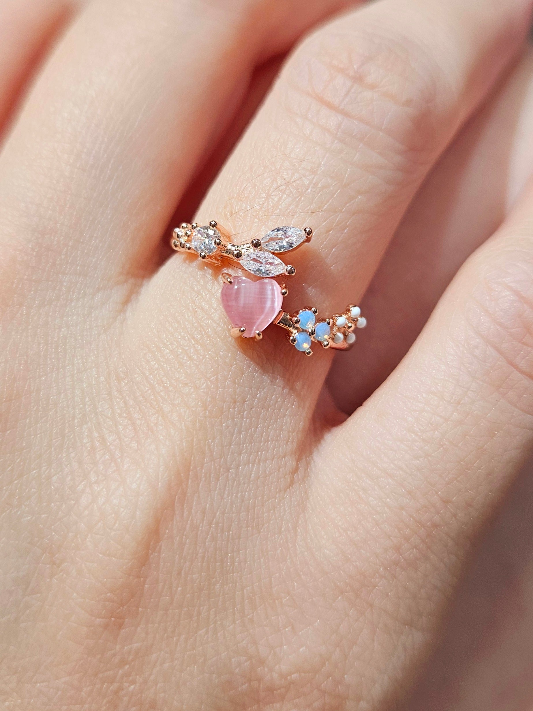 925 STERLING SILVER FLORAL RING WITH CUBIC ZIRCONIA STONES