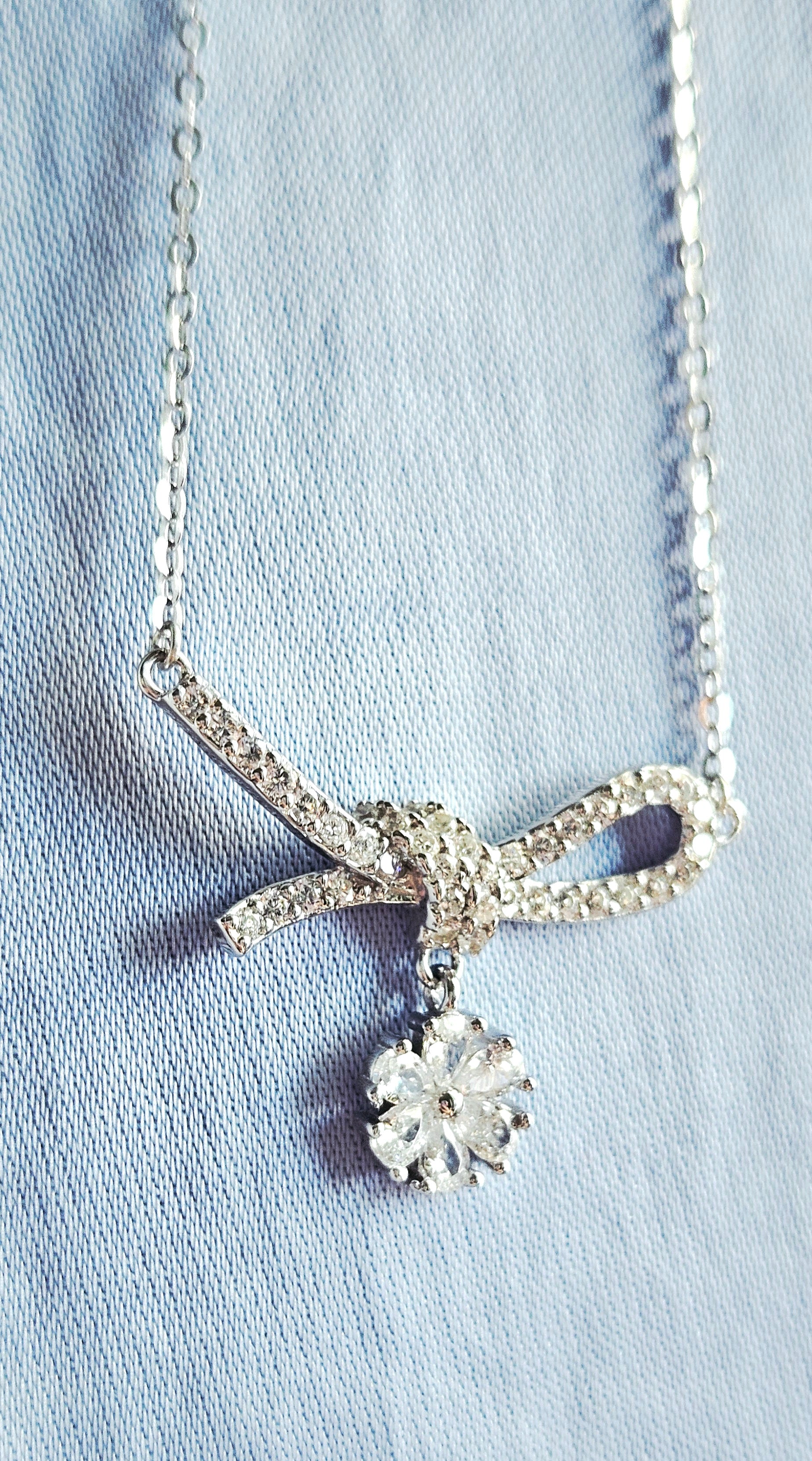 925 STERLING SILVER NECKLACE WITH A BOW PENDANT OF CUBIC ZIRCONIA