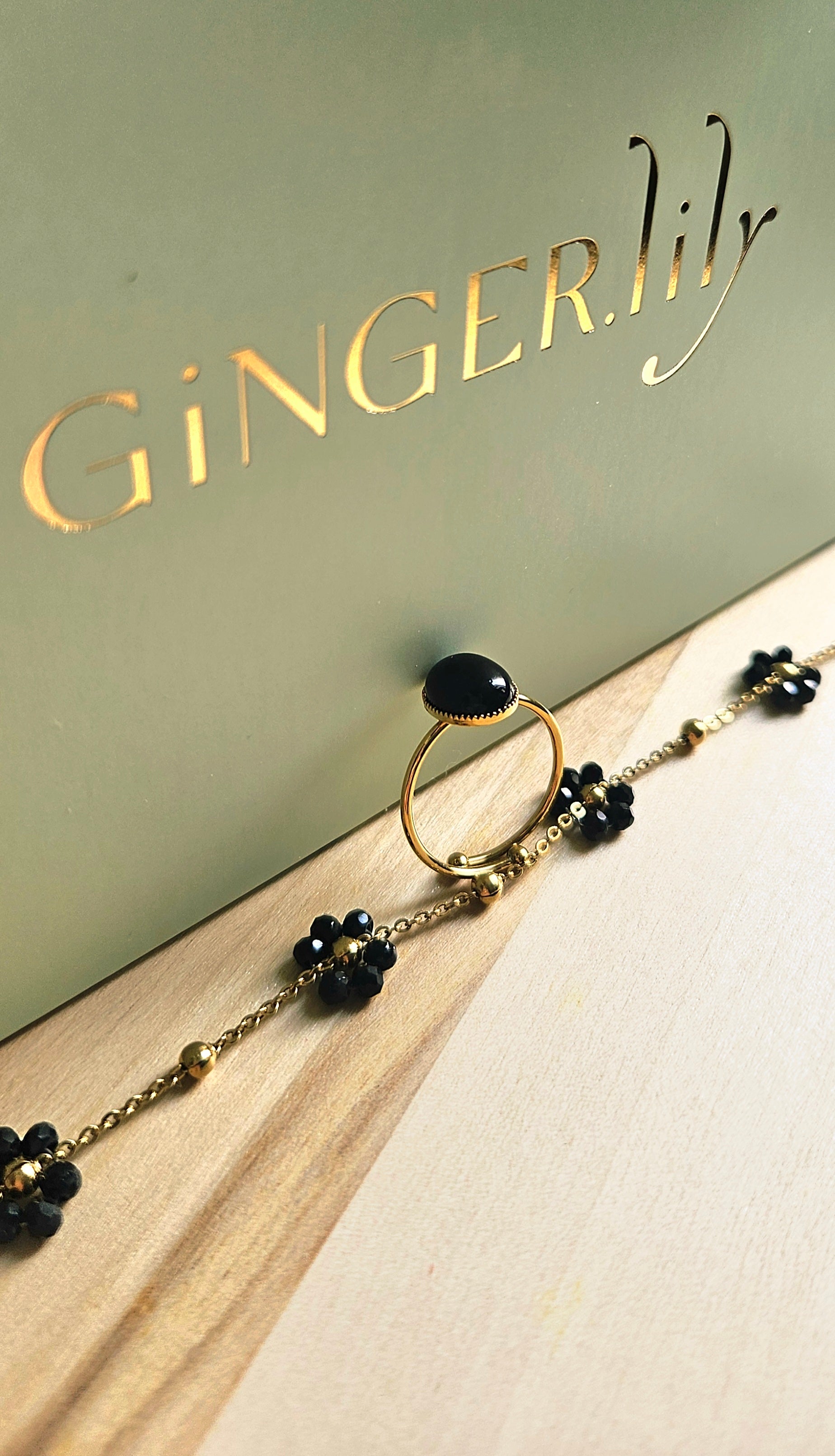 TITANIUM STEEL BRACELET & STAINLESS STEEL BAROQUE STYLE RING SET