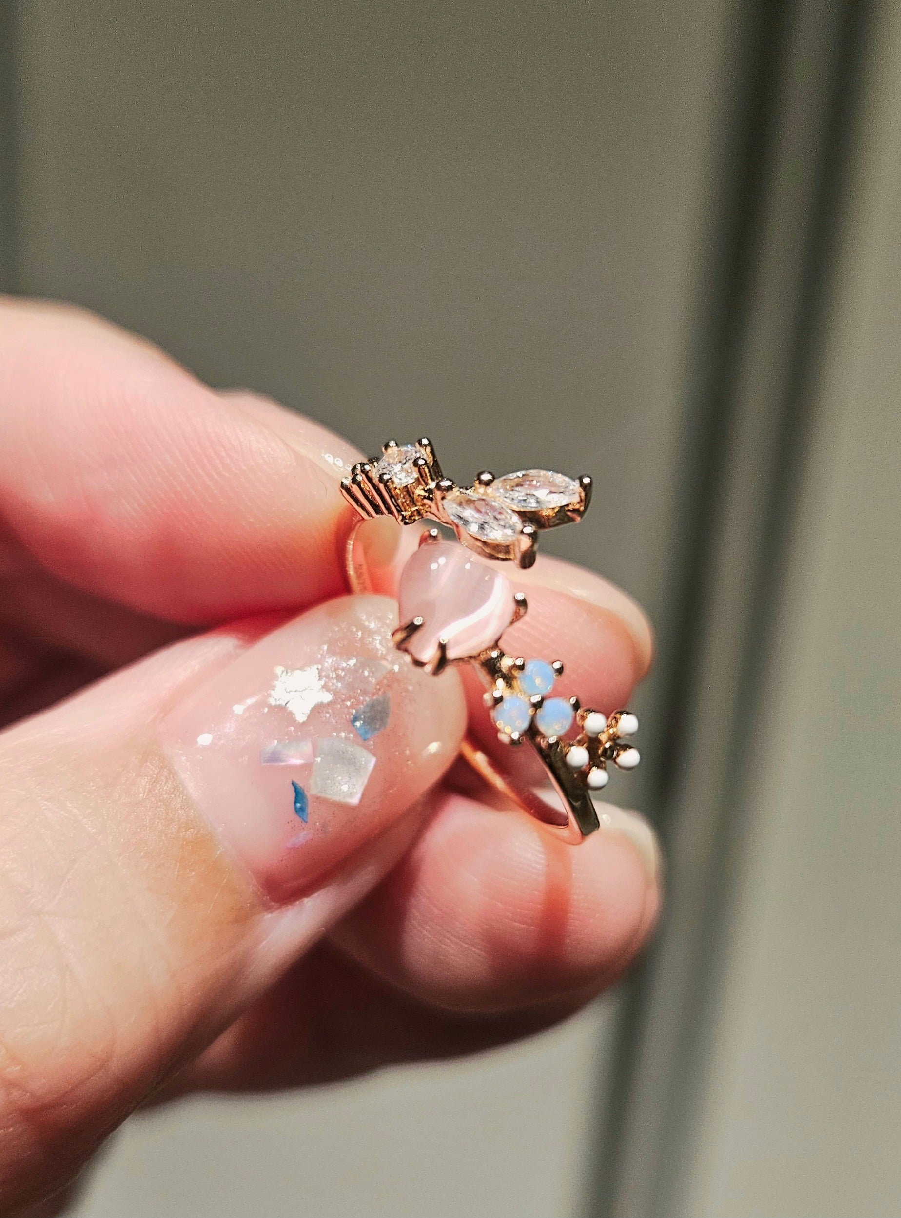 925 STERLING SILVER FLORAL RING WITH CUBIC ZIRCONIA STONES