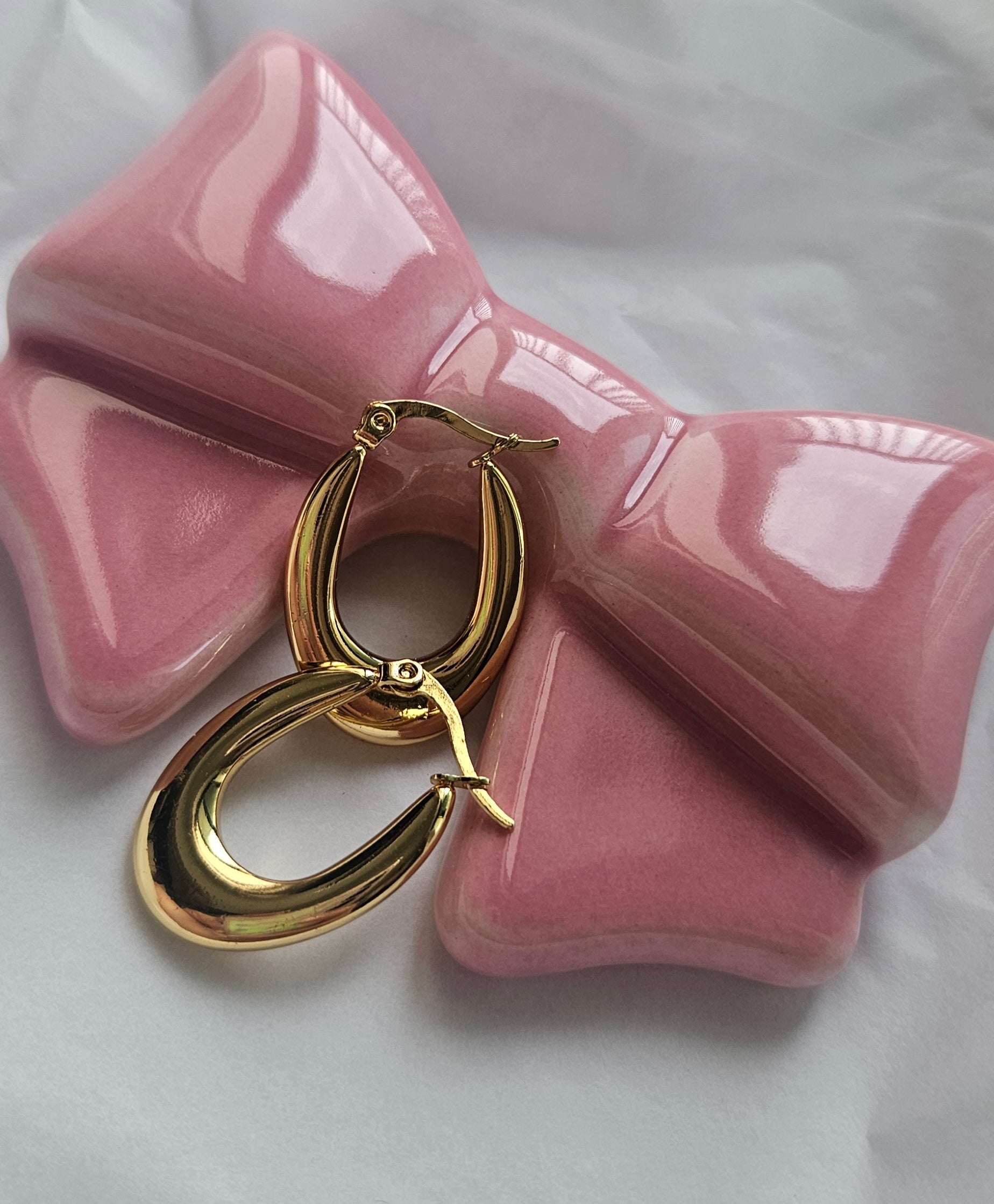 STAINLESS STEEL GOLD HOOP EARRINGS AND BRACELET SET