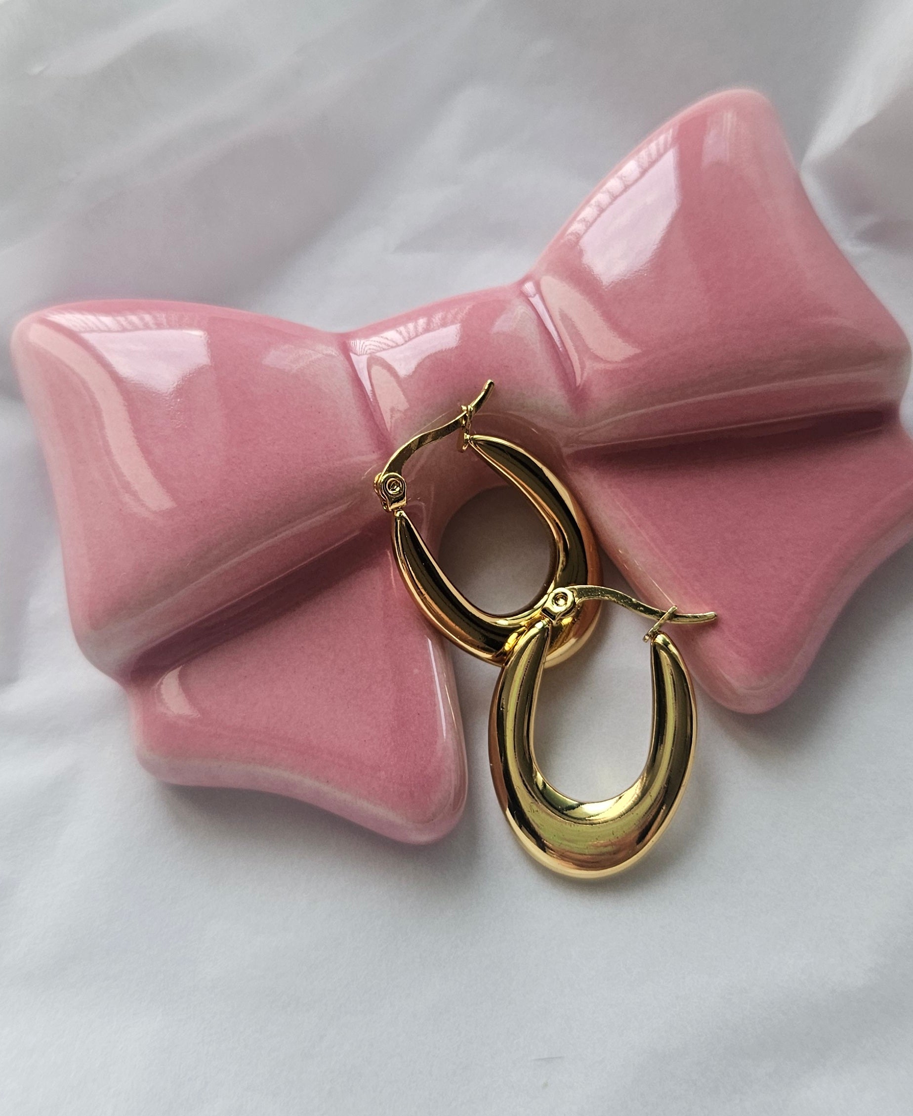 STAINLESS STEEL GOLD HOOP EARRINGS AND BRACELET SET