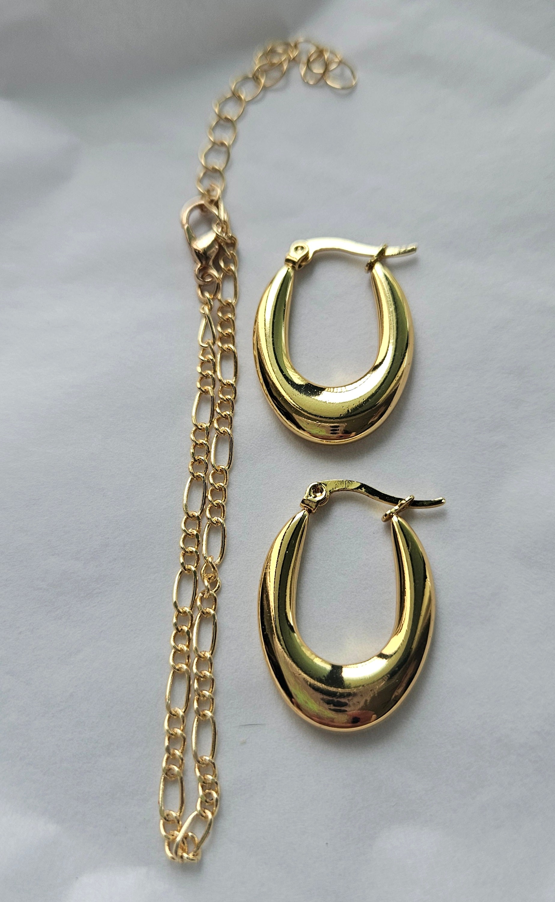 STAINLESS STEEL GOLD HOOP EARRINGS AND BRACELET SET