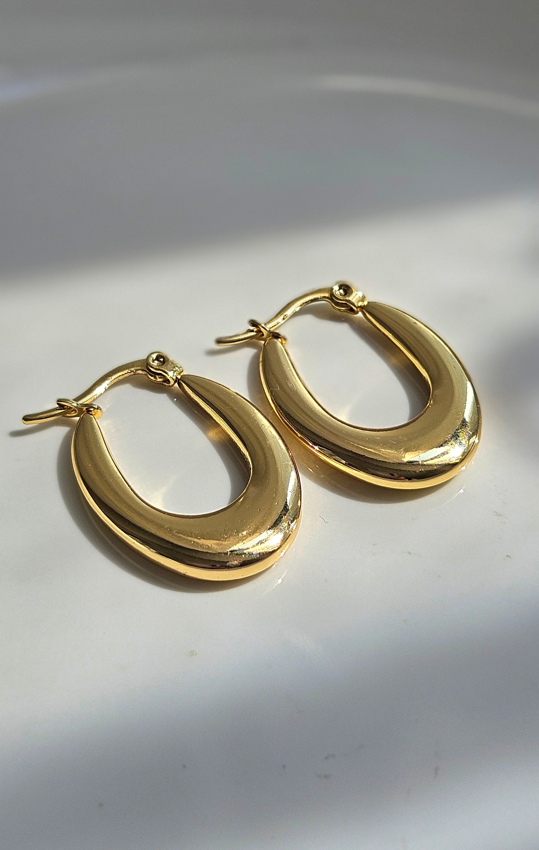 STAINLESS STEEL GOLD HOOP EARRINGS AND BRACELET SET
