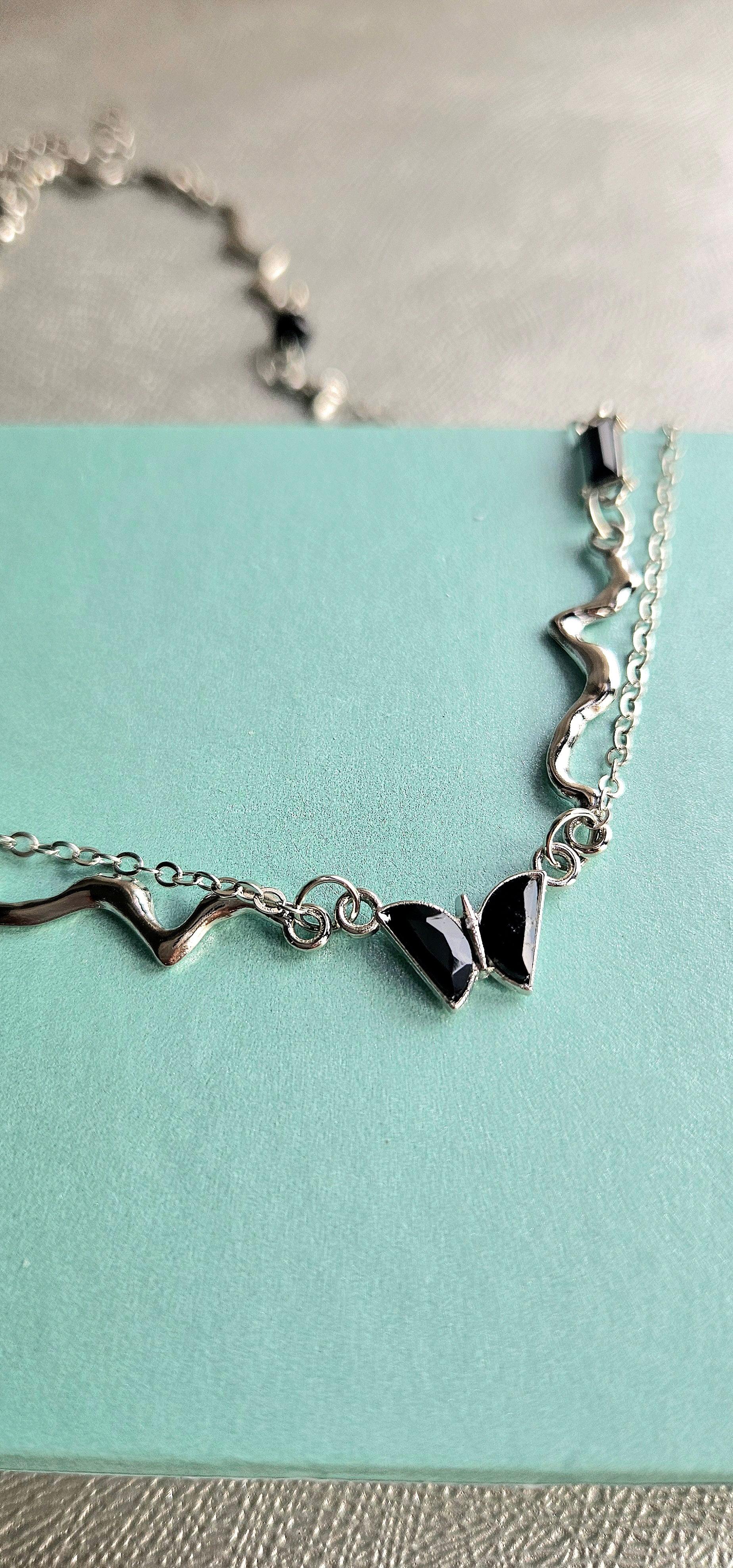 STAINLESS STEEL LAYERED NECKLACE WITH BLACK RHINESTONES