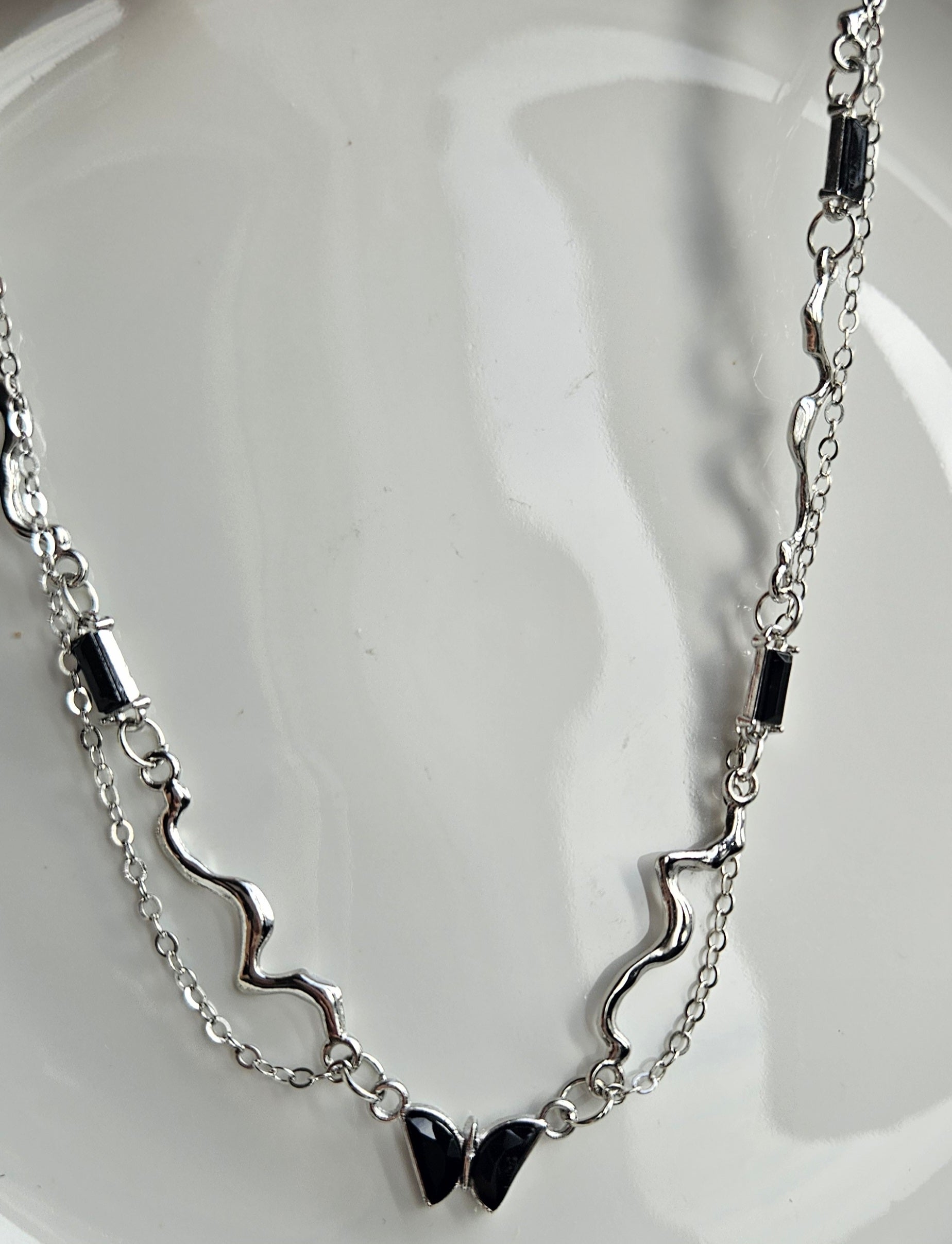 STAINLESS STEEL LAYERED NECKLACE WITH BLACK RHINESTONES