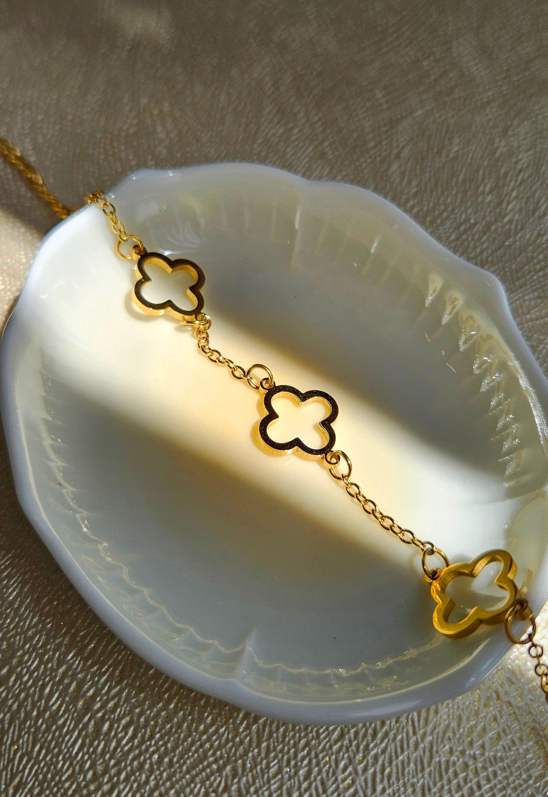 STAINLESS STEEL CLOVER BANGLE & CHAIN BRACELET SET