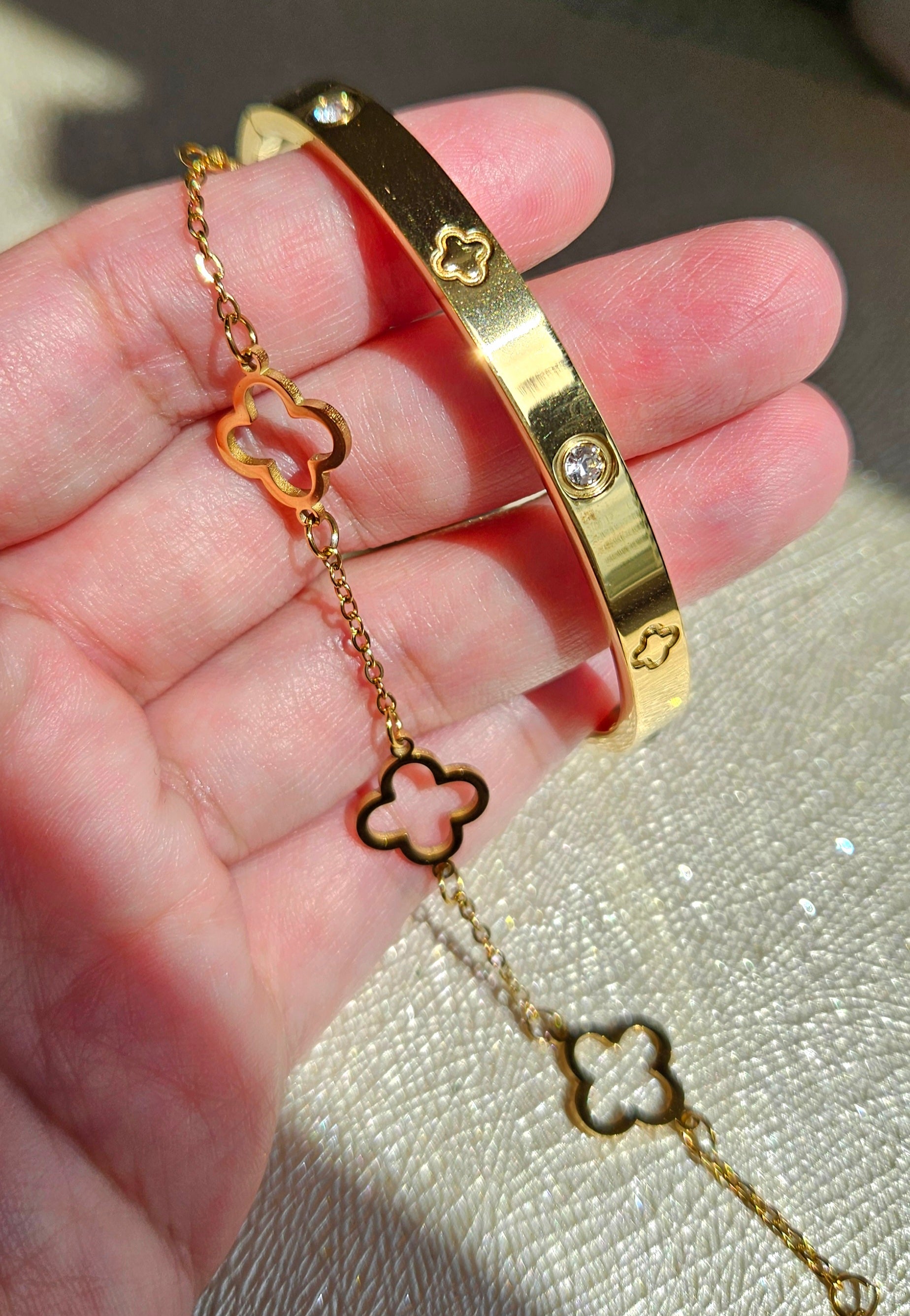 STAINLESS STEEL CLOVER BANGLE & CHAIN BRACELET SET