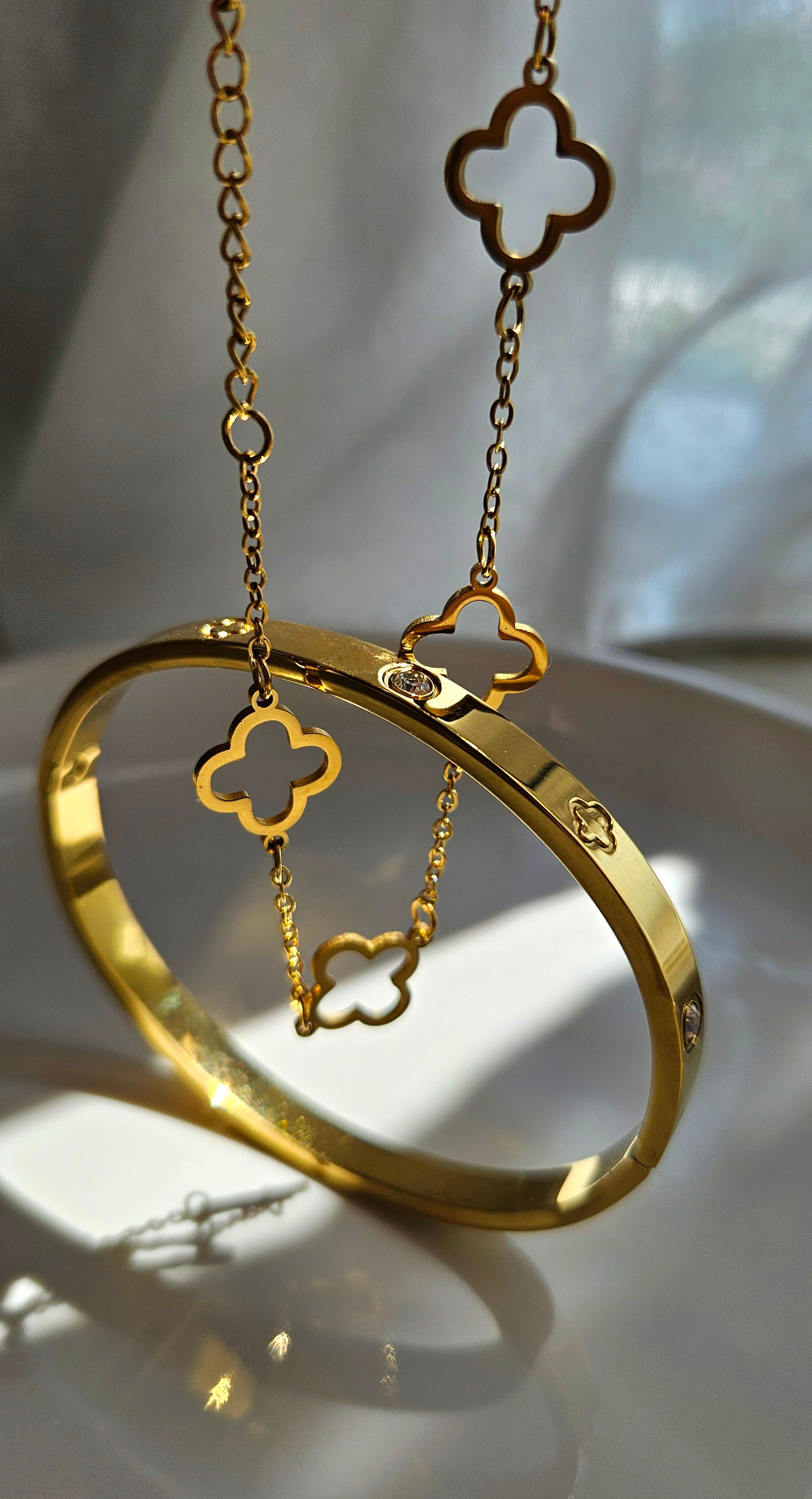 STAINLESS STEEL CLOVER BANGLE & CHAIN BRACELET SET