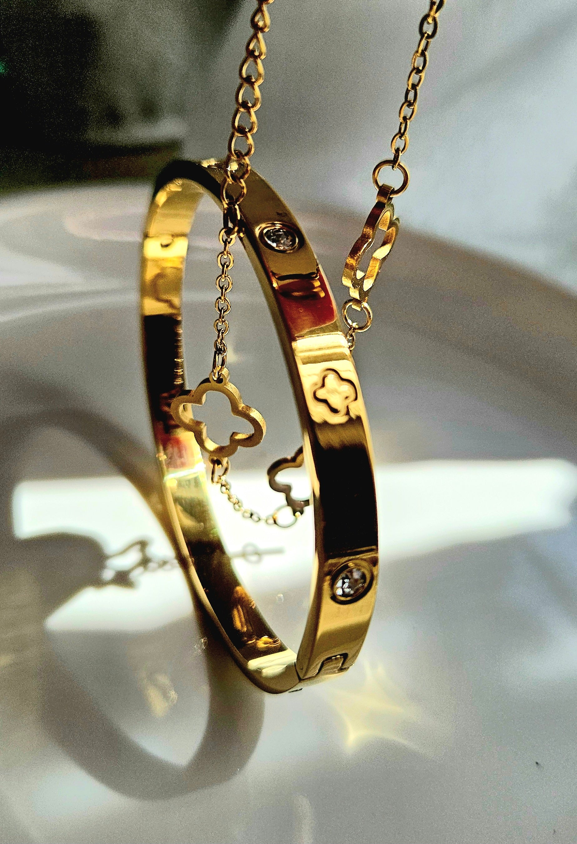 STAINLESS STEEL CLOVER BANGLE & CHAIN BRACELET SET
