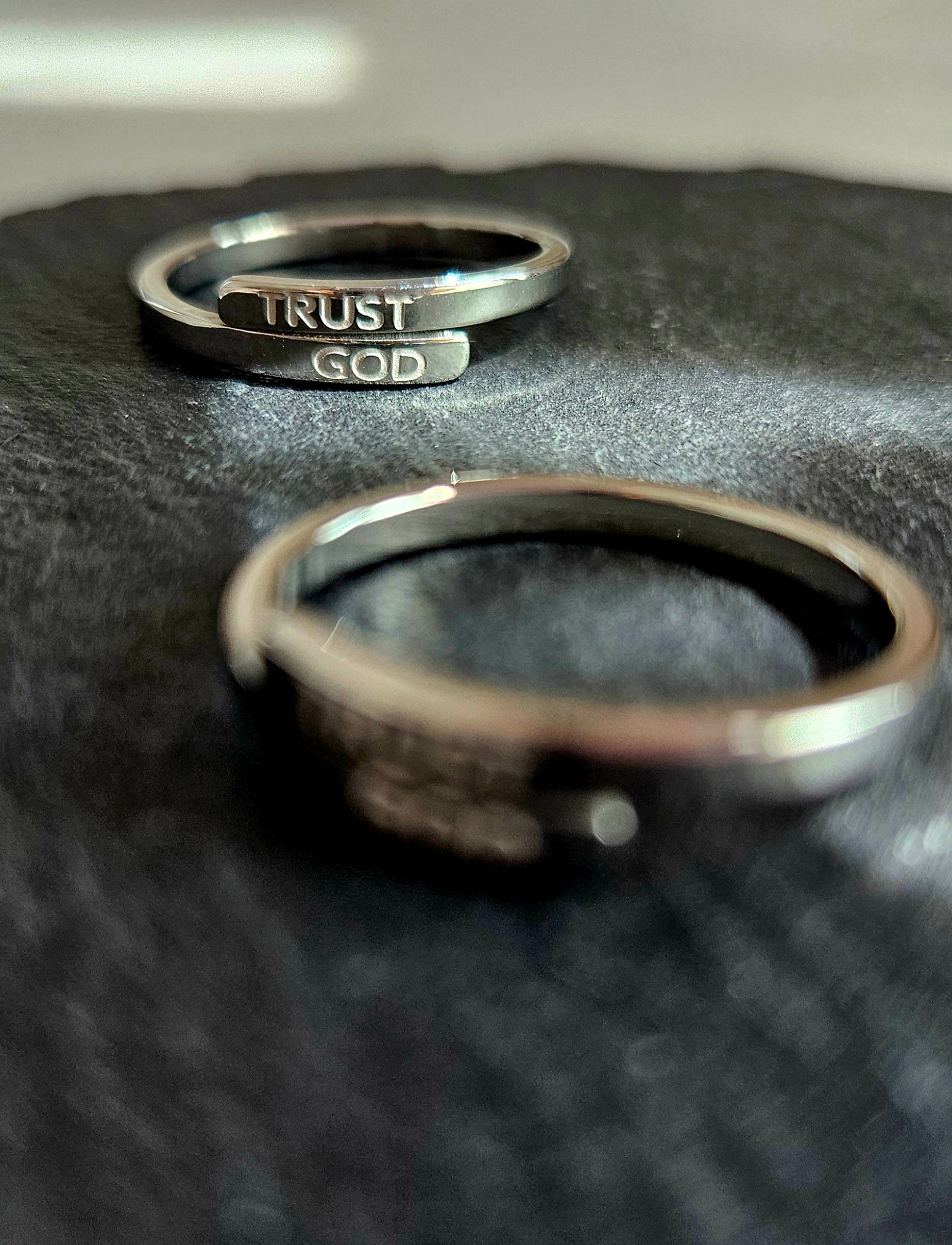 STAINLESS STEEL 2-LAYERED TRUST RING