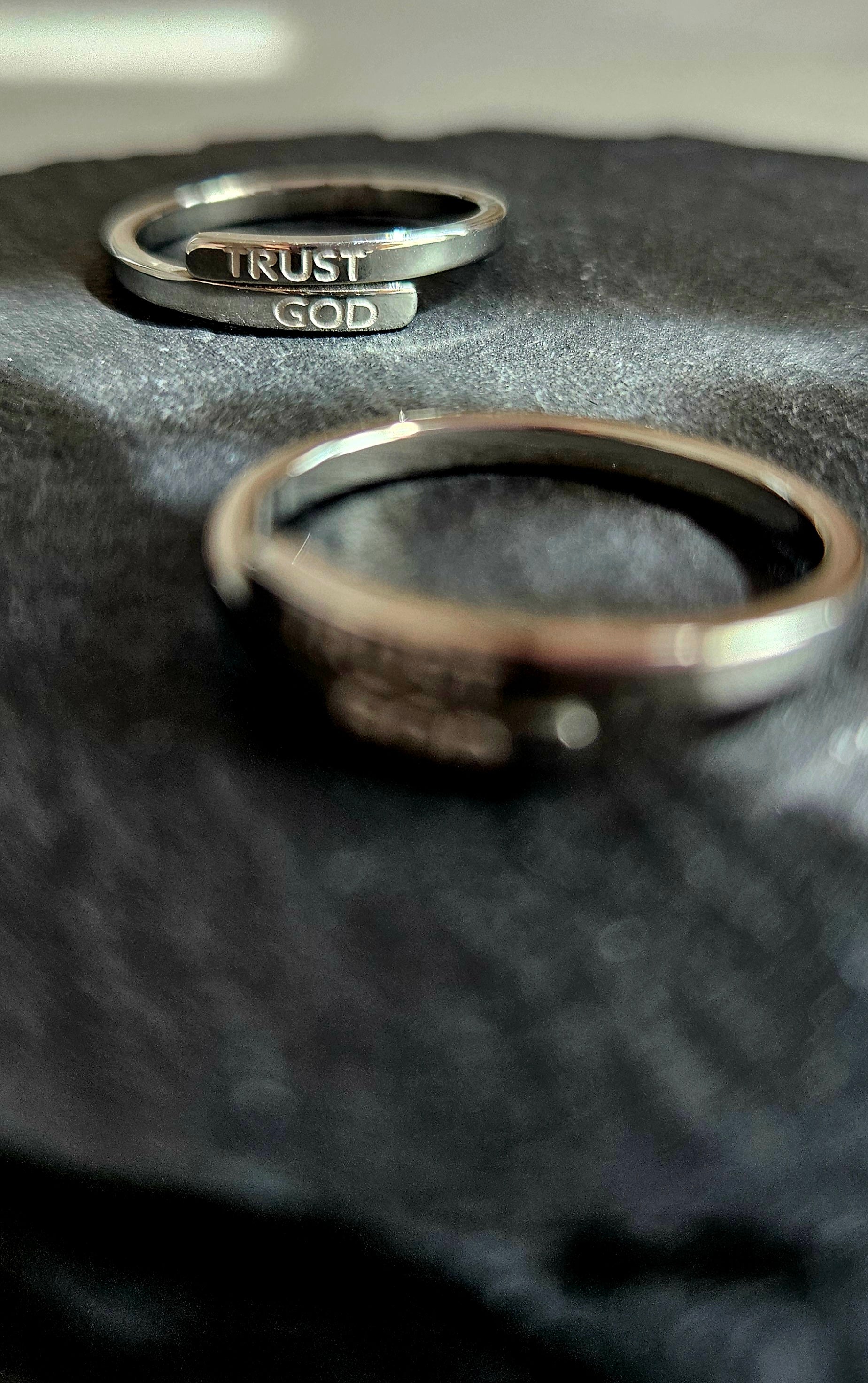 STAINLESS STEEL 2-LAYERED TRUST RING