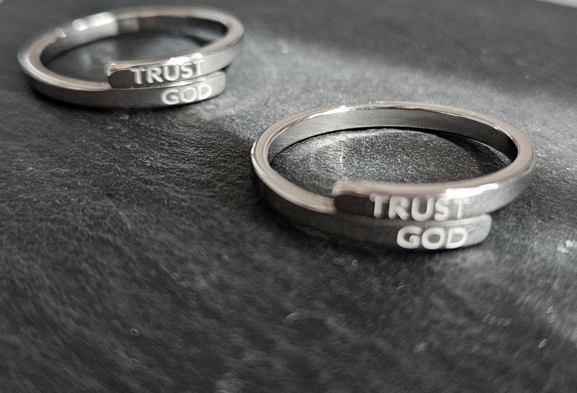 STAINLESS STEEL 2-LAYERED TRUST RING