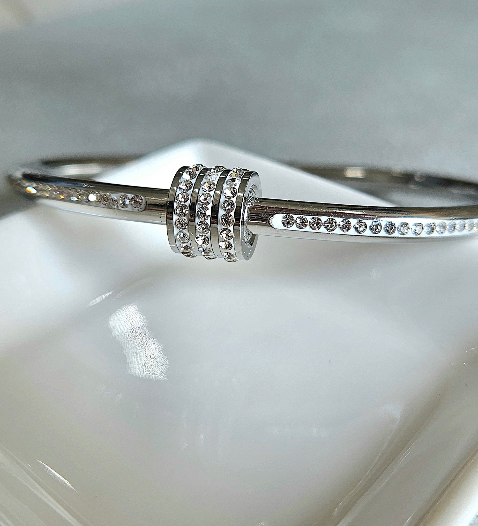 STAINLESS STEEL SILVER BANGLE WITH RHINESTONES