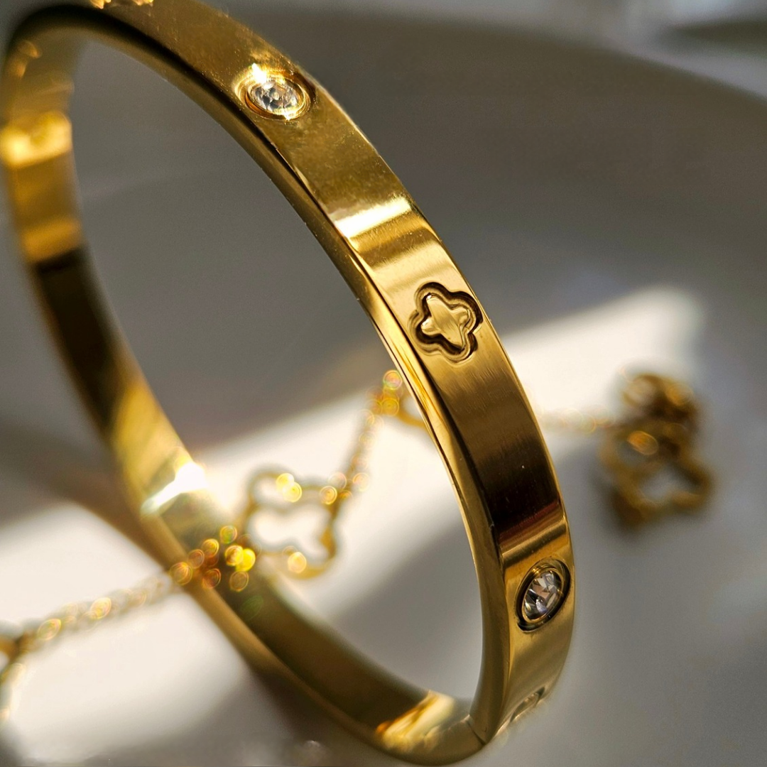 STAINLESS STEEL CLOVER BANGLE & CHAIN BRACELET SET