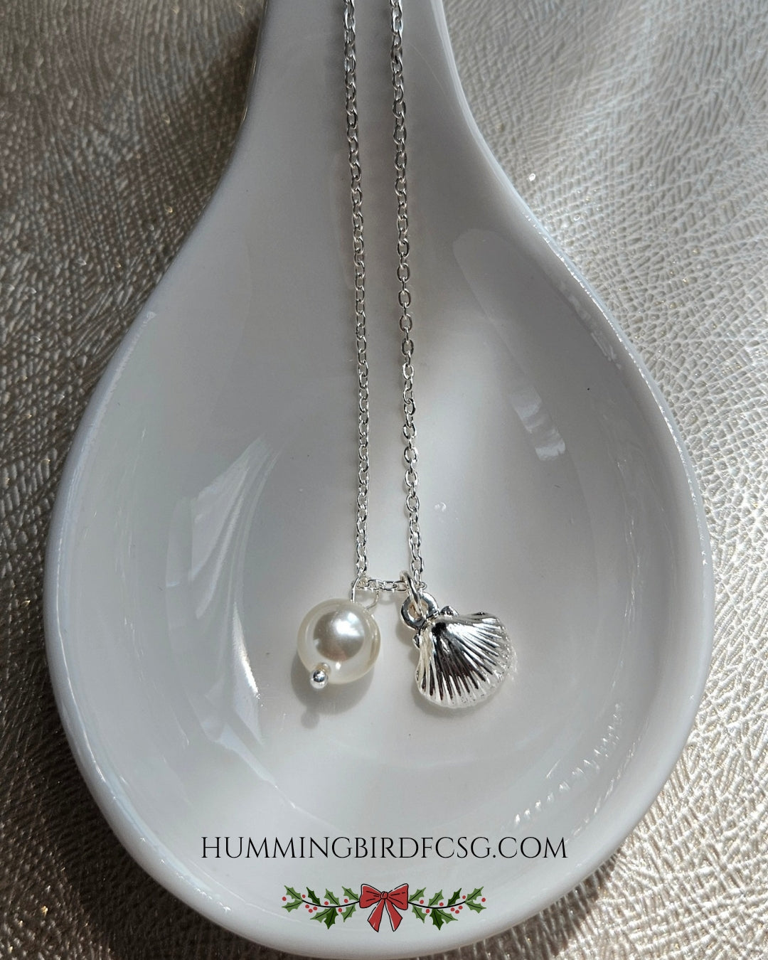 STAINLESS STEEL SILVER NECKLACE WITH FAUX PEARL AND SHELL PENDANT