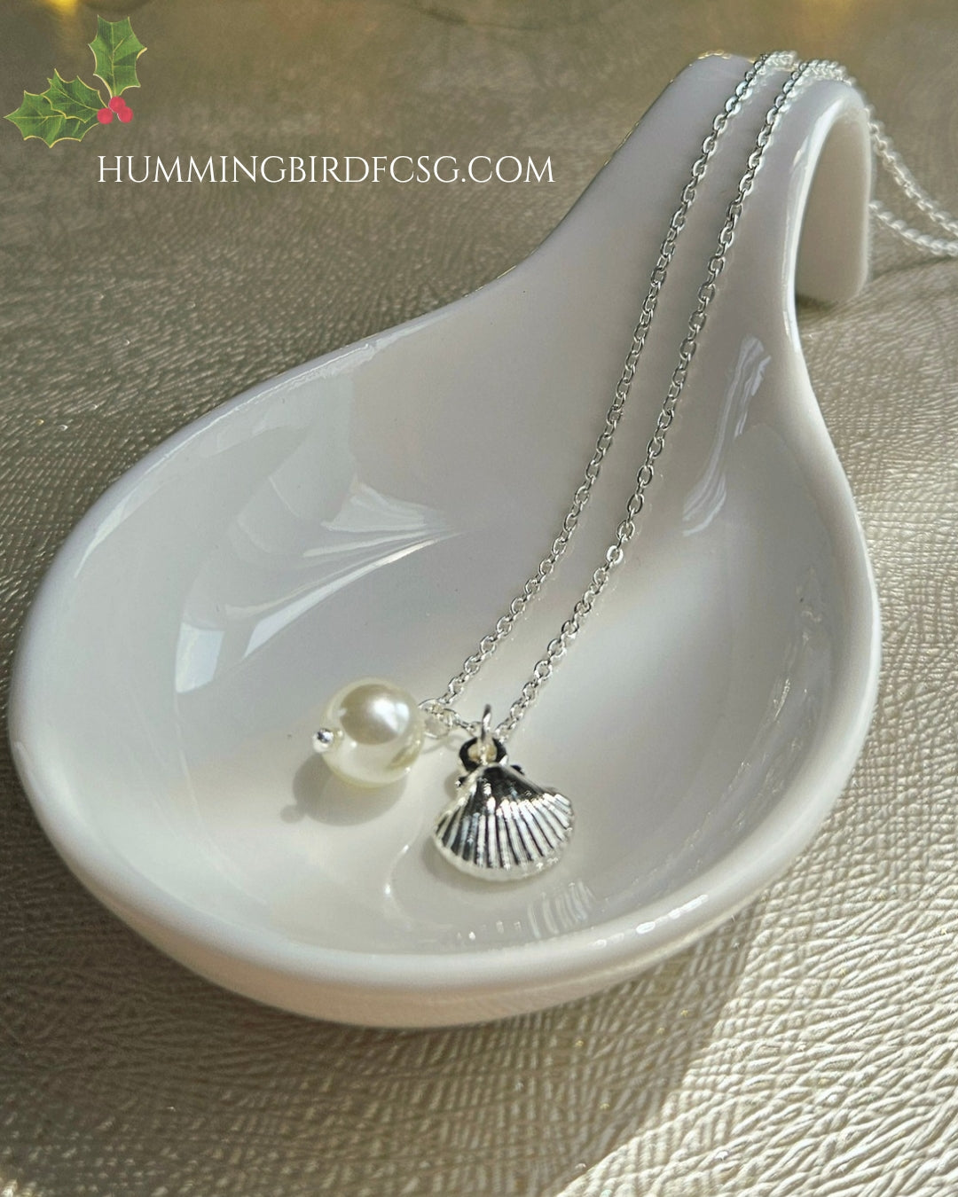 STAINLESS STEEL SILVER NECKLACE WITH FAUX PEARL AND SHELL PENDANT