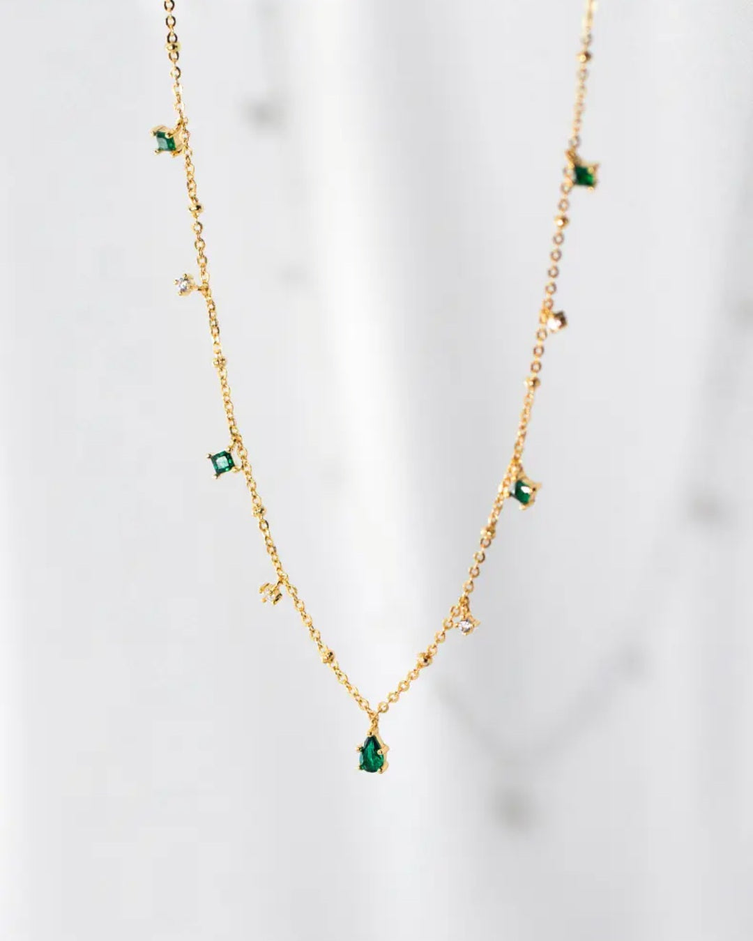 925 STERLING SILVER 18K GOLD-PLATED NECKLACE WITH GREEN TASSELS OF CUBIC ZIRCONIA
