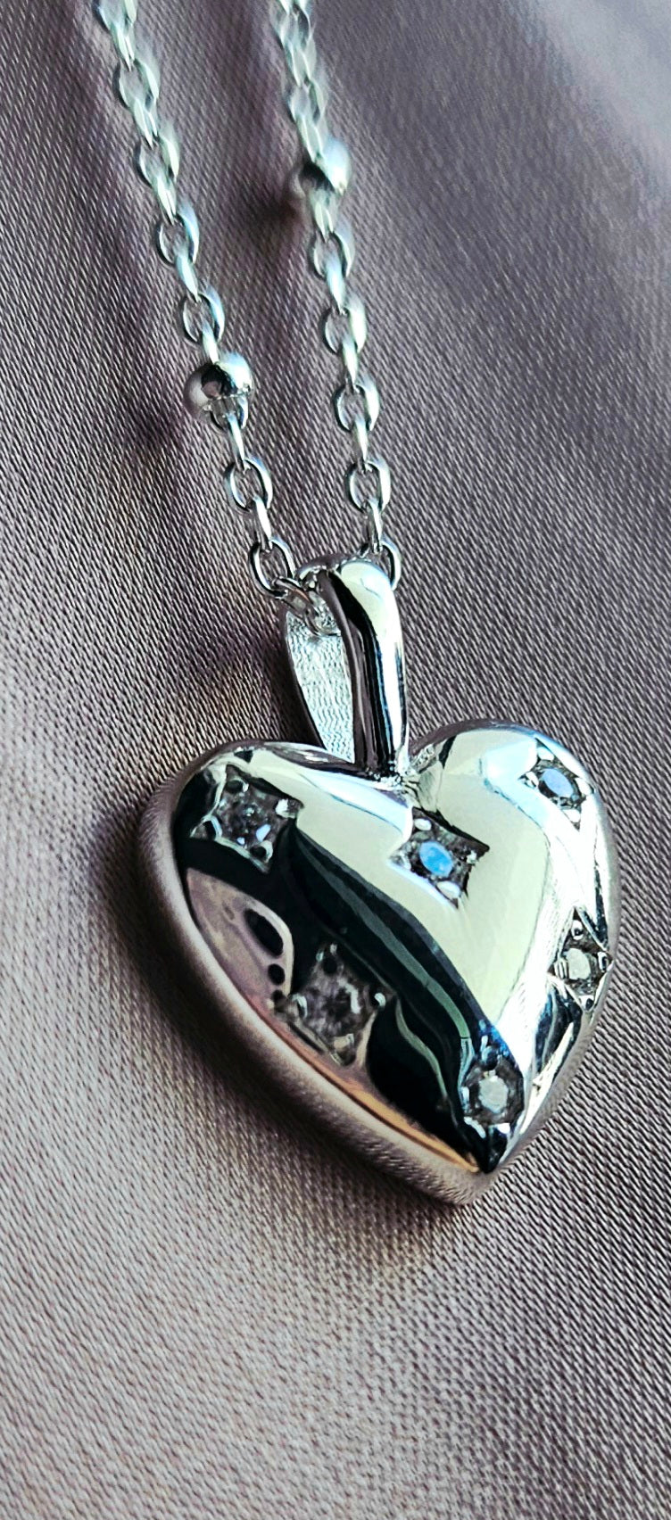925 STERLING SILVER NECKLACE WITH A HEART PENDANT OF CUBIC ZIRCONIA STONES