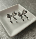 STAINLESS STEEL SILVER BOW EARRINGS AND NECKLACE SET