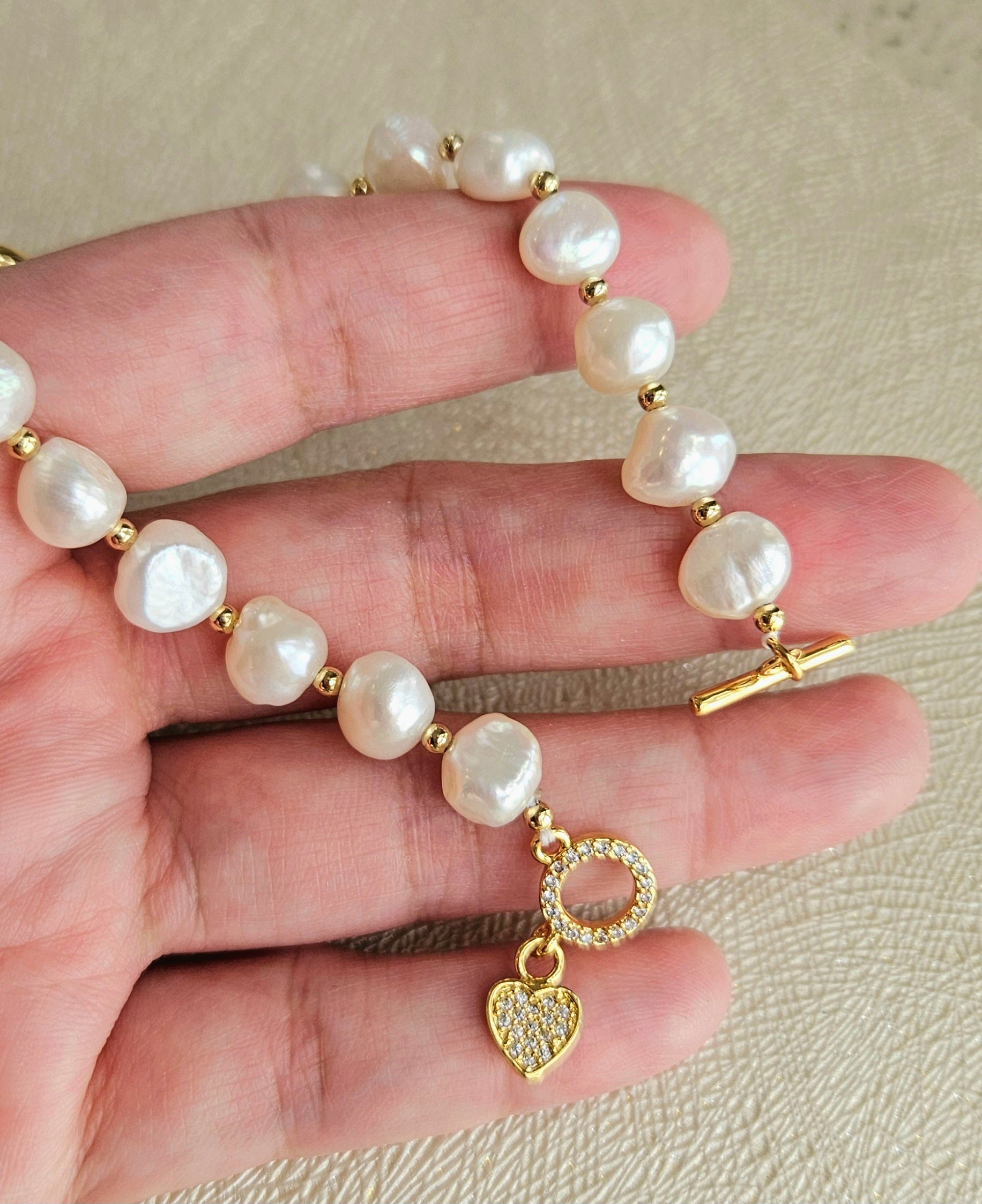 CULTURED PEARL & RHINESTONES BRACELET WITH 18K GOLD-PLATED HEART CHARM